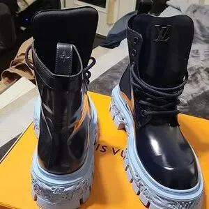 Louis Vuitton | Shoes | 223 Rare Edition Limited Supply  display picture 3
